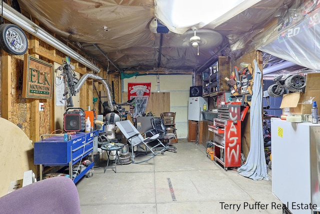 607 66th St SE, Grand Rapids, MI 49548 - basement featuring a garage