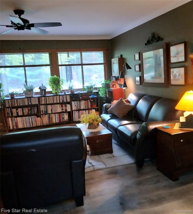 1578 Evergreen Dr, West Branch, MI 48661 - living area with a ceiling fan