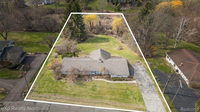 6940 Castle Dr, Bloomfield Hills, MI 48301