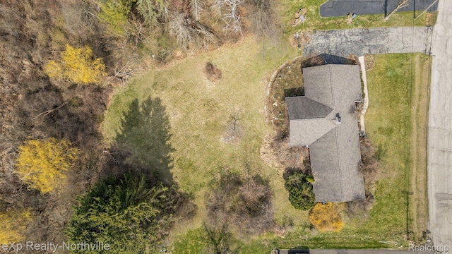 6940 Castle Dr, Bloomfield Hills, MI 48301