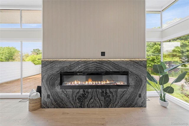 1752 Alexander Dr, Bloomfield, MI 48302 - detailed view of a glass covered fireplace