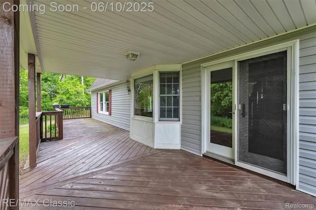 917 Middle Rd, Highland, MI 48357 - view of wooden terrace