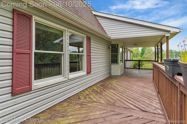 917 Middle Rd, Highland, MI 48357 - view of deck
