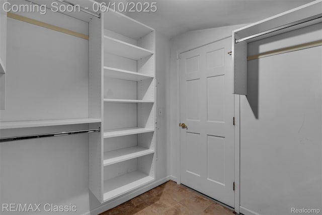 917 Middle Rd, Highland, MI 48357 - view of walk in closet