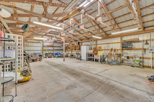 917 Middle Rd, Highland, MI 48357 - view of garage