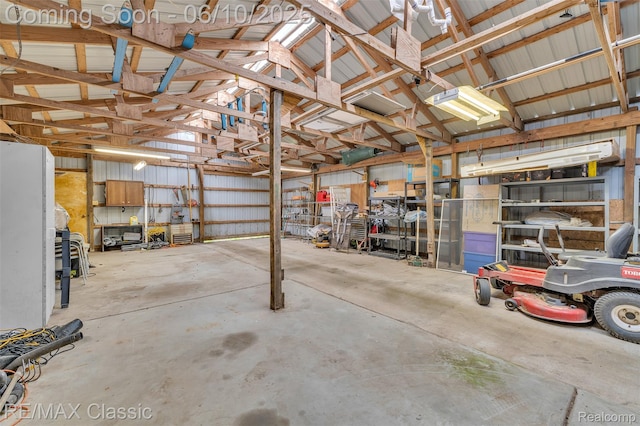 917 Middle Rd, Highland, MI 48357 - view of garage