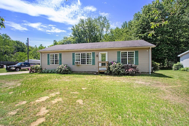 1417 Greenhouse Rd, Bangor, MI 49013 - view of front of house with a front yard