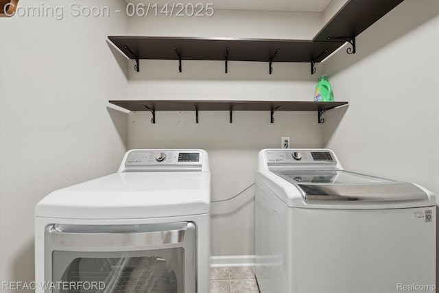 5200 Autumn Kirsten Dr, Fowlerville, MI 48836 - laundry area featuring separate washer and dryer