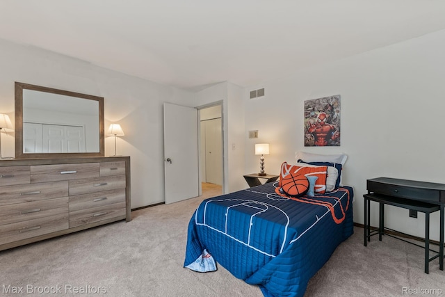 4355 Middleton Dr, Bloomfield Hills, MI 48302 - bedroom featuring carpet floors