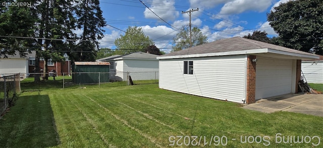 26312 Warrington St, Dearborn Heights, MI 48127 - view of yard with an outbuilding and a garage