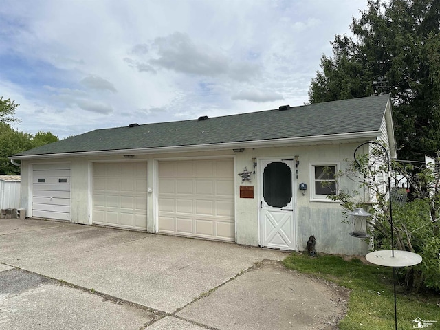 13494 Gera Rd, Birch Run, MI 48415 - view of front of house with roof with shingles and stucco siding