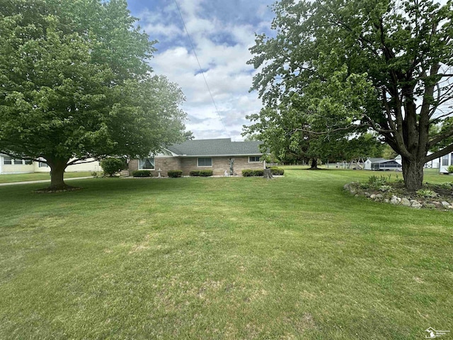 13494 Gera Rd, Birch Run, MI 48415 - view of grassy yard