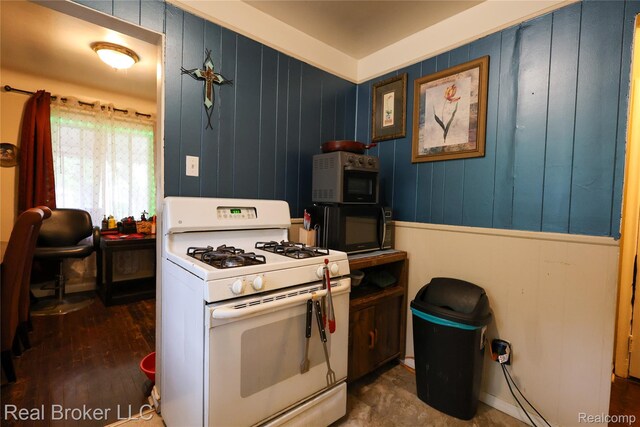 26653 Ross St, Inkster, MI 48141 - photo 8