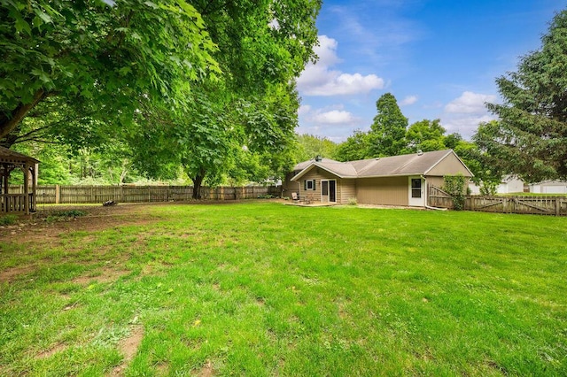 917 Kensington Dr, Niles, MI 49120 - view of yard