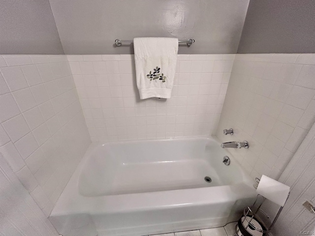 818 W Chestnut St, Morenci, MI 49256 - full bath with a bath