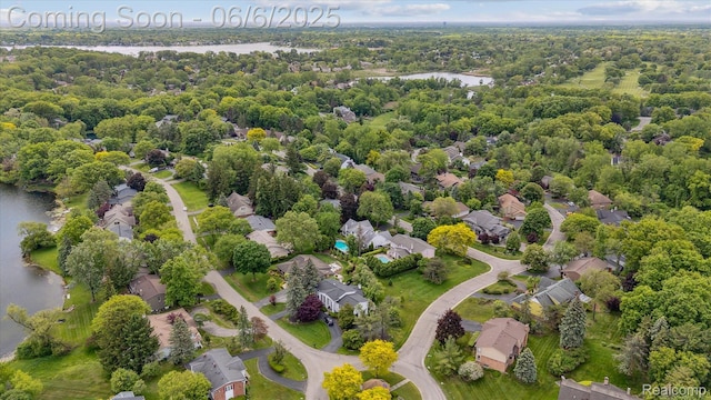 4677 Rolling Ridge Rd, West Bloomfield, MI 48323 - aerial view of residential area featuring a nearby body of water