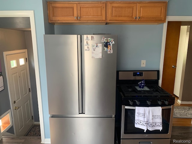 17439 Brody Ave, Allen Park, MI 48101 - kitchen with stainless steel appliances, baseboards, and wood finished floors