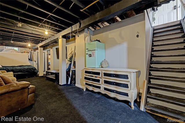 110 Minnetonka Dr, Oxford, MI 48371 - below grade area with stairs