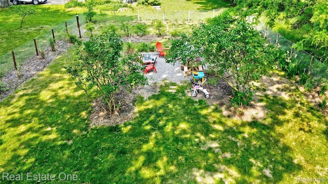 110 Minnetonka Dr, Oxford, MI 48371 - aerial view of property and surrounding area