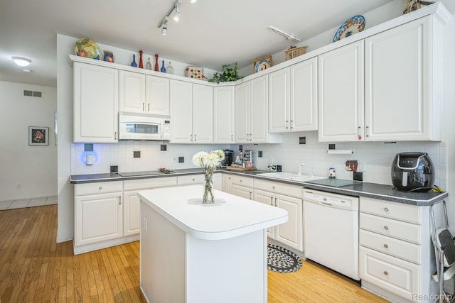 38049 Lantern Hill Ct, Farmington Hills, MI 48331 - photo 19