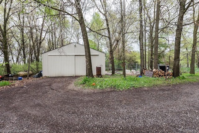 1355 Maxfield Rd, Brighton, MI 48114 - detached garage with driveway