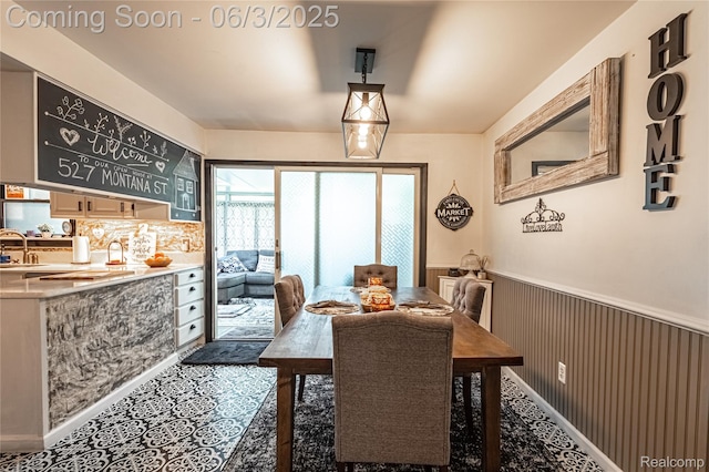 527 Montana St, Marysville, MI 48040 - dining space with wainscoting