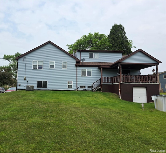254 Cross Timbers St, Oxford, MI 48371 - rear view of property featuring a yard