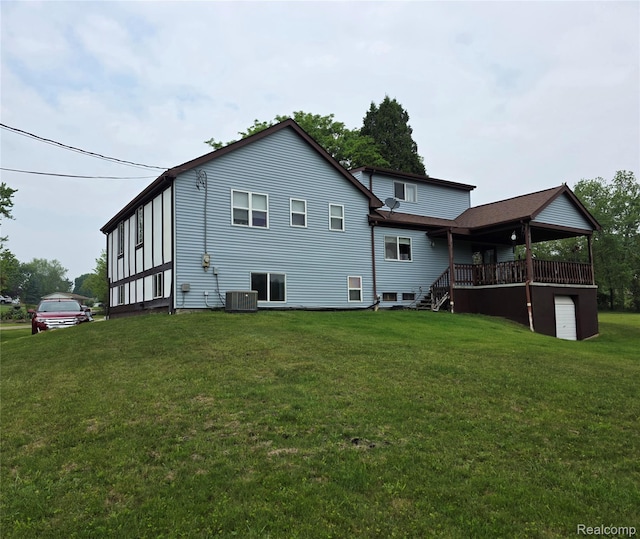 254 Cross Timbers St, Oxford, MI 48371 - back of house with a yard
