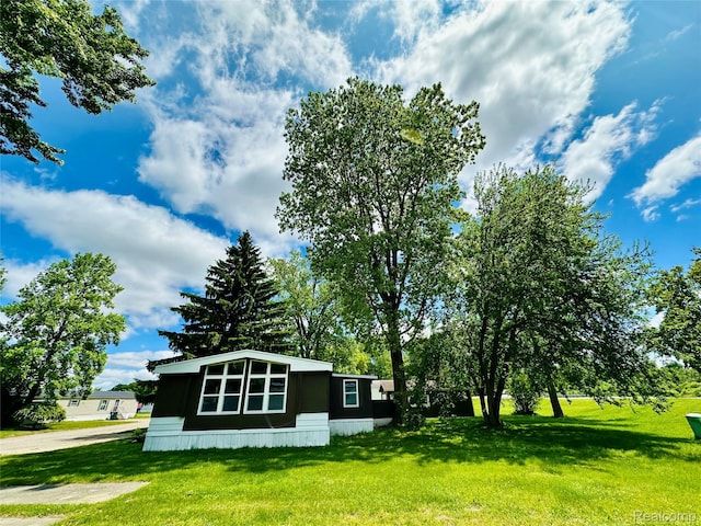 10365 Alans Dr, Fowlerville, MI 48836 - view of grassy yard