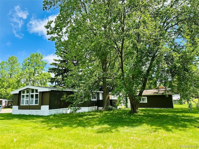 10365 Alans Dr, Fowlerville, MI 48836 - view of grassy yard