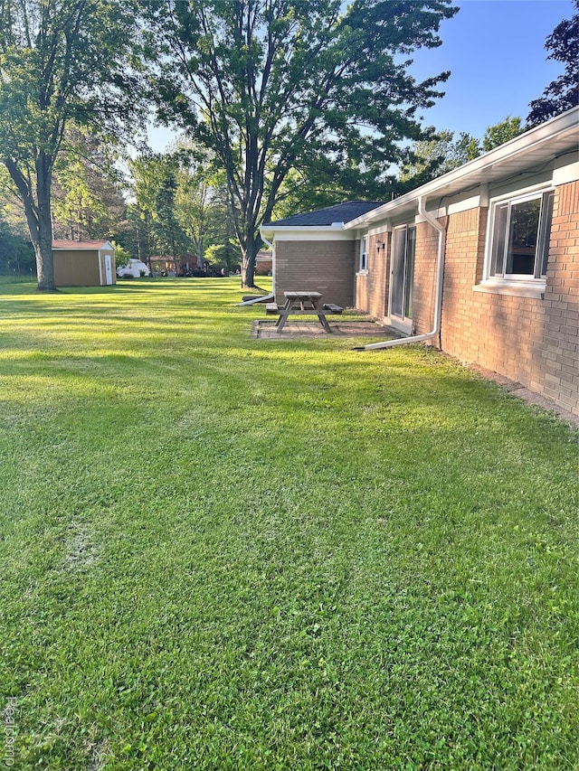 205 Sterling Dr, Lapeer, MI 48446 - view of green lawn