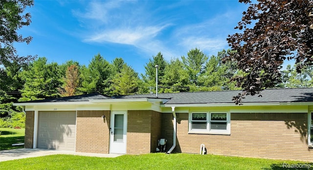 205 Sterling Dr, Lapeer, MI 48446 - photo 2