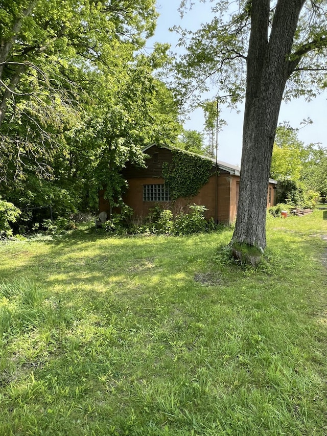 7530 Warren Woods Rd, Three Oaks, MI 49128 - view of grassy yard