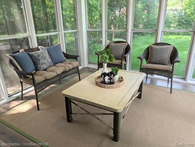 1054 Saxon Dr, Birmingham, MI 48009 - photo 37