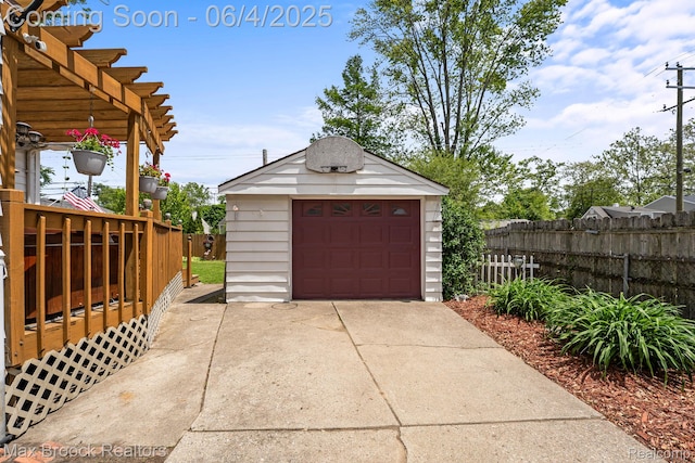 4048 Tyler Ave, Berkley, MI 48072 - detached garage featuring concrete driveway