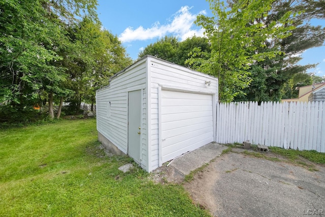 174 W Mansion St, Jackson, MI 49203 - view of detached garage