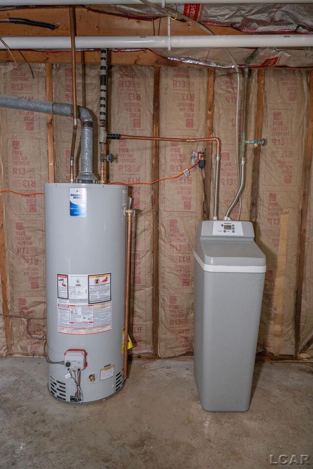 1443 N Posey Lake Rd, Hudson, MI 49247 - utilities featuring water heater
