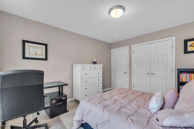 3366 Endsleigh Ln, Ypsilanti, MI 48197 - bedroom featuring light colored carpet, baseboards, a closet, and an office area