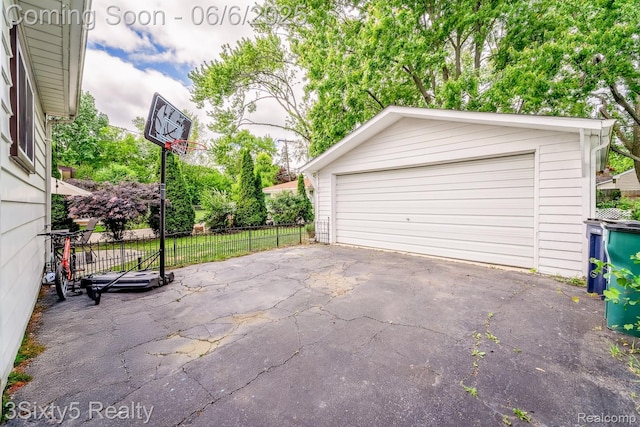 3831 Durham Rd, Royal Oak, MI 48073 - view of detached garage