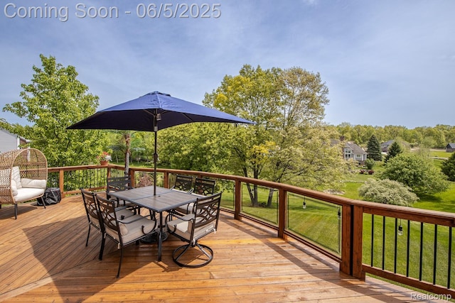 8922 Stonewall W, Clarkston, MI 48348 - deck with outdoor dining area and a yard