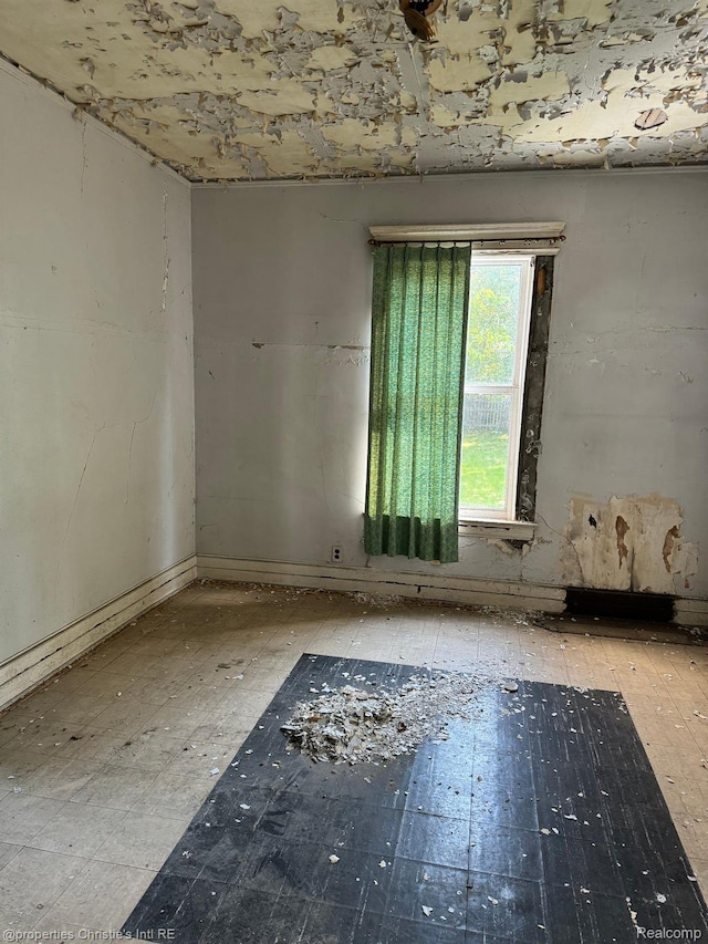 2986 Cadillac Blvd, Detroit, MI 48214 - view of empty room