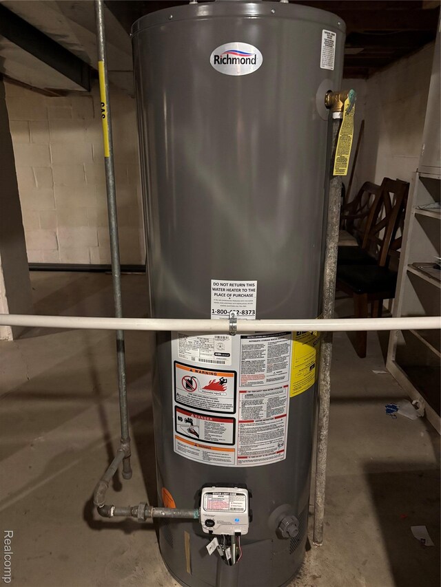 1096 Bayfield St, Lake Orion, MI 48362 - utilities featuring water heater