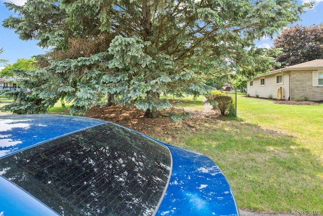 116 Surrey Rd, Saint Louis, MI 48880 - view of grassy yard