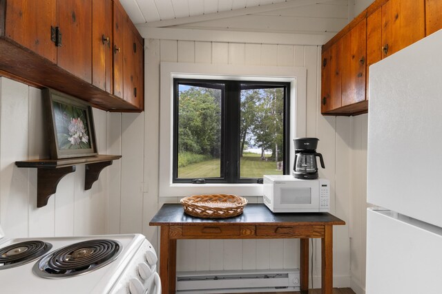 8489 S Glen Lake Rd, Glen Arbor, MI 49636