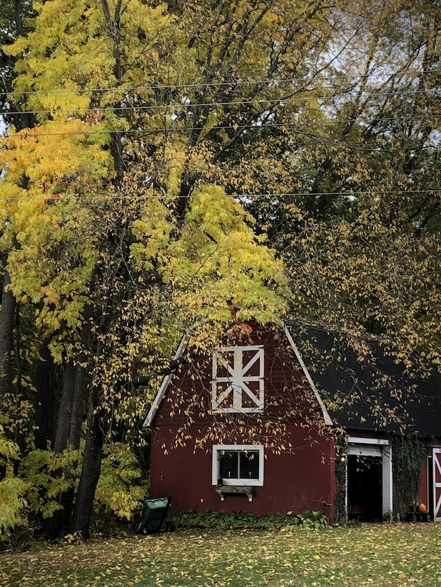22649 N Dixboro Rd, South Lyon, MI 48178 - view of barn