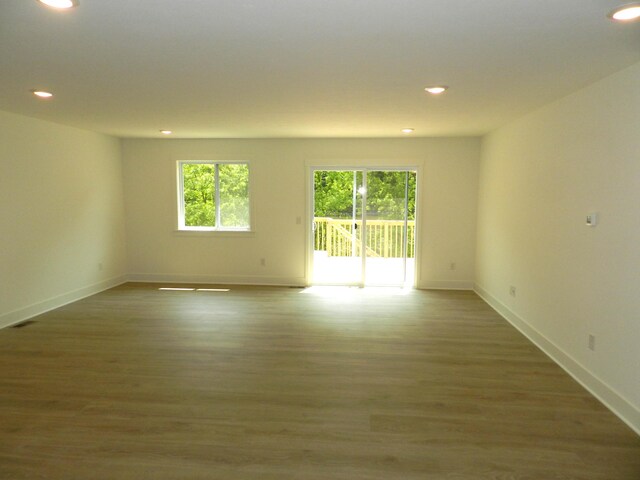 558 Swan River Dr, Benton Harbor, MI 49022 - photo 5