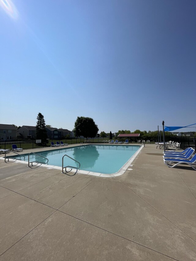 8808 Geiser Grv, Richland, MI 49083 - community pool with a patio