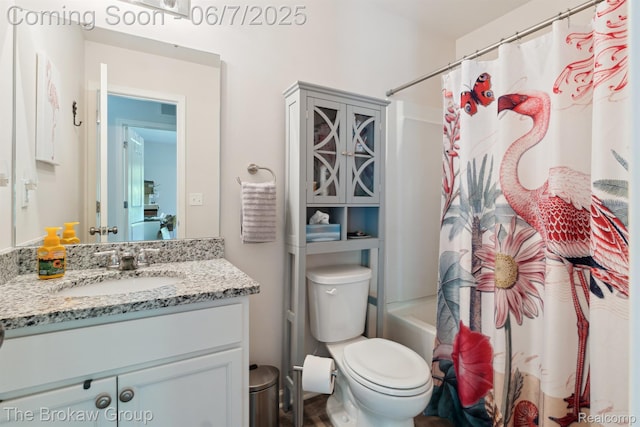 9211 Hawthorn Dr, Davison, MI 48423 - full bathroom featuring vanity, toilet, and shower / bathtub combination with curtain