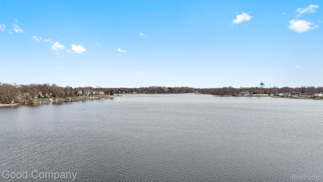 3501 Mann Rd, Clarkston, MI 48346 - water view