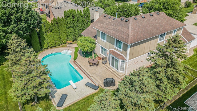 16096 Violet Dr, Macomb, MI 48042 - aerial view of property and surrounding area featuring a pool
